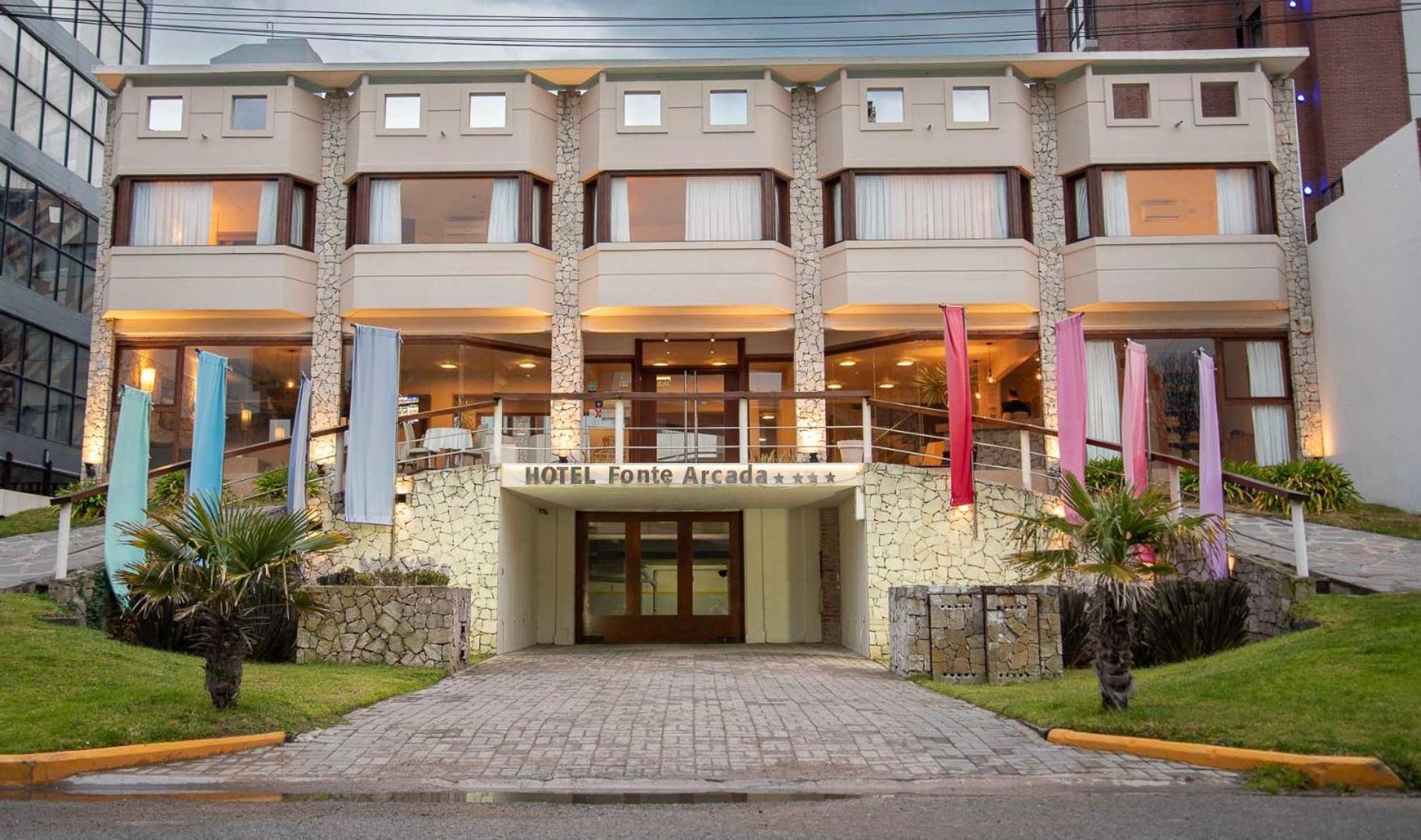 Fonte Arcada Hotel Вила Гесел Екстериор снимка