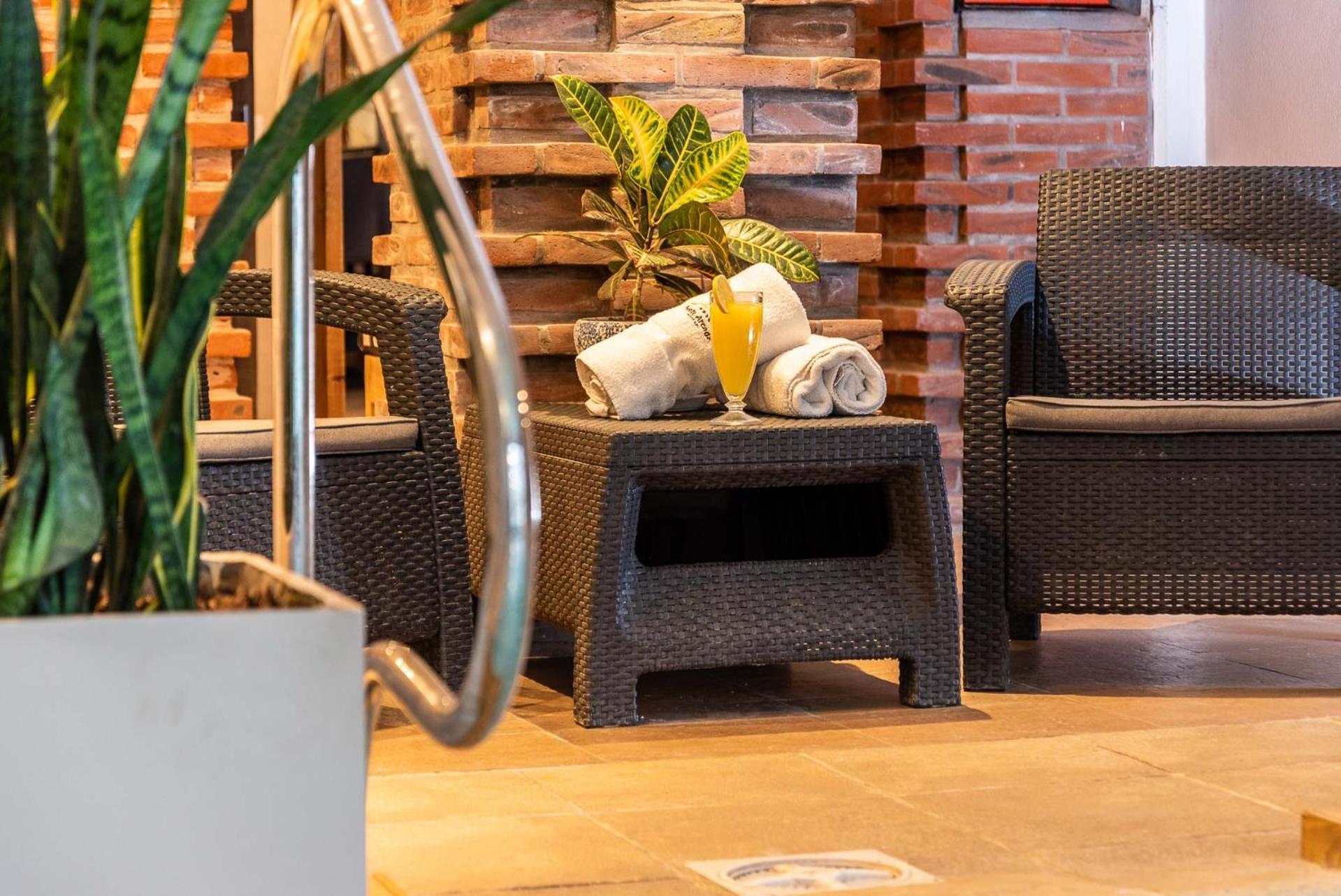 Fonte Arcada Hotel Вила Гесел Екстериор снимка