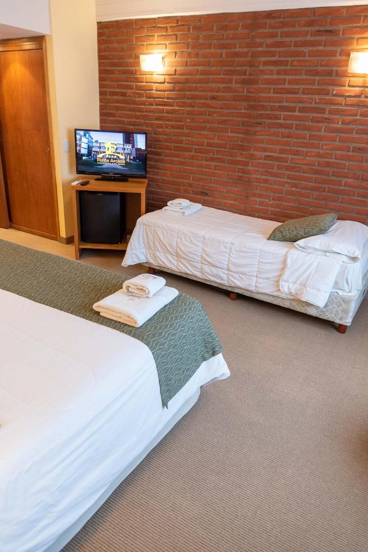 Fonte Arcada Hotel Вила Гесел Стая снимка
